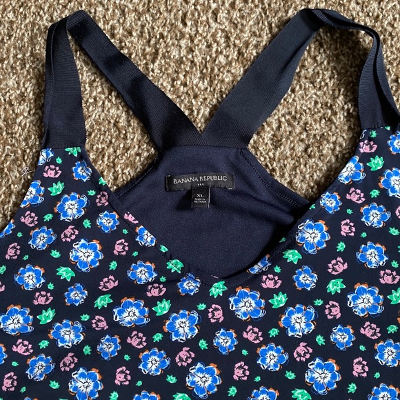 Floral Dressy Tank - Picture 4 of 4